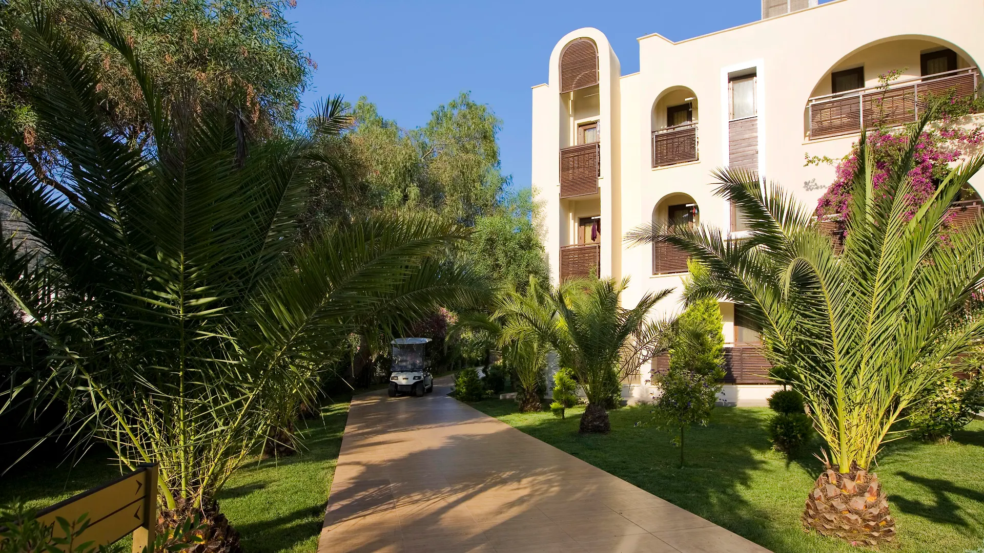 Petunya Beach Resort أورتاكنت