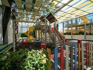 Petunya Beach Resort Ortakent 4*,