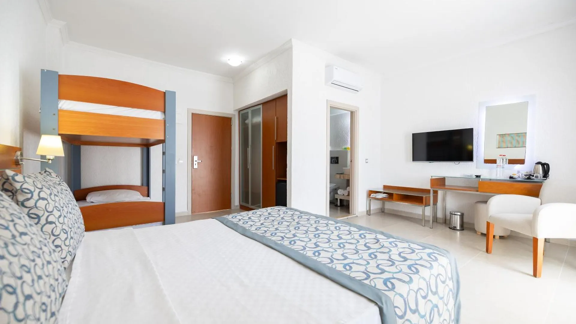 Petunya Beach Resort Ortakent 4*,