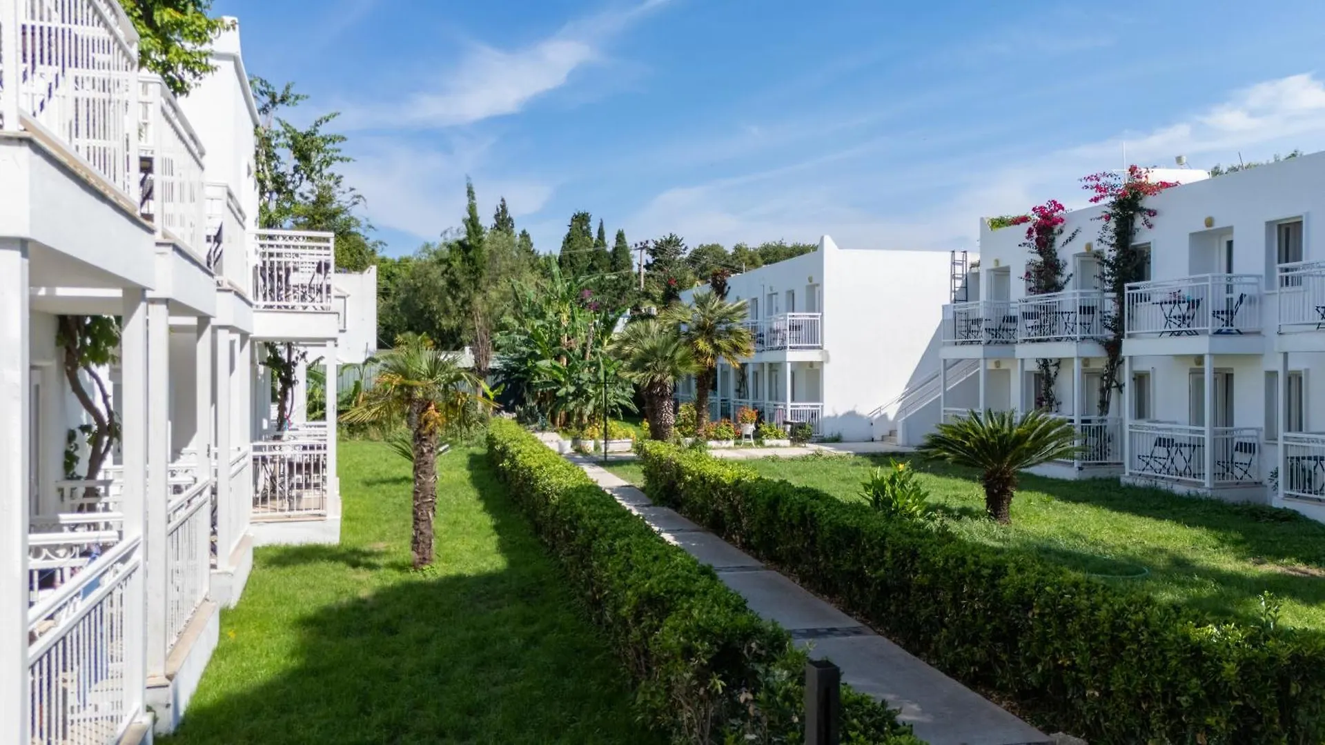 Petunya Beach Resort Ortakent 4*,