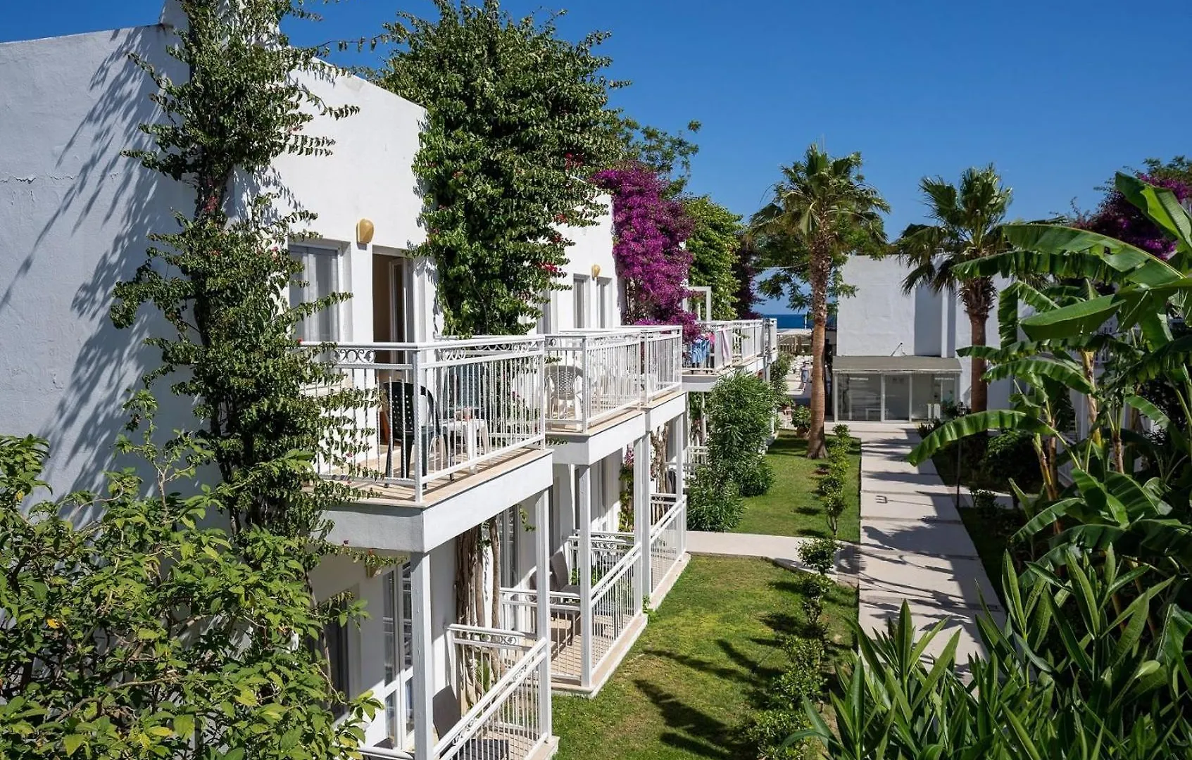 Petunya Beach Resort Ortakent 4*,