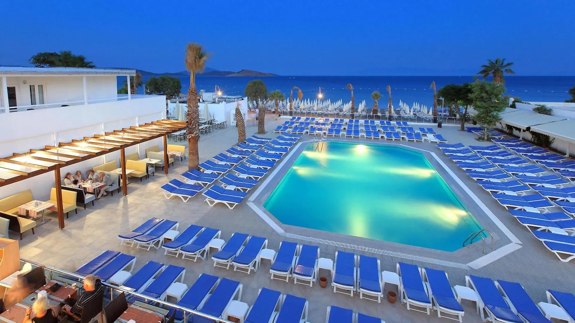 Petunya Beach Resort Ortakent 4*,